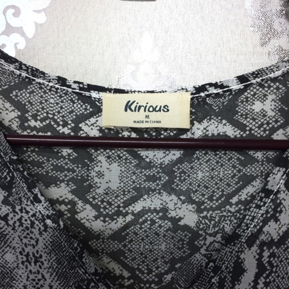 Kirious Sheer Chiffon Python Print Top Size Medium - Picture 6 of 6